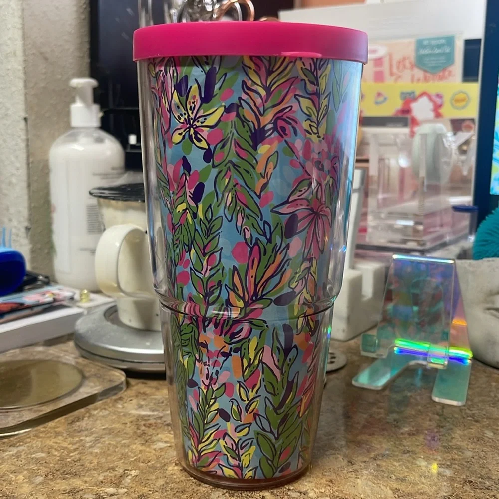 Lilly Pulitzer Double Wall Travel Tumbler in Hot Spot